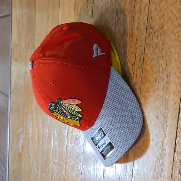 NWT NHL Chicago Blackhawks Fanatics 2020 Locker Room Pro Authentic Adjustable Ha - Picture 3 of 14